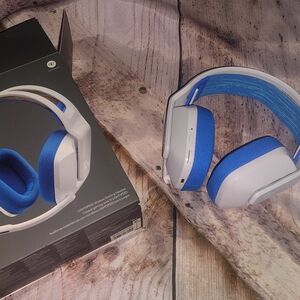 Logitech Blue and White Wireless Headphones